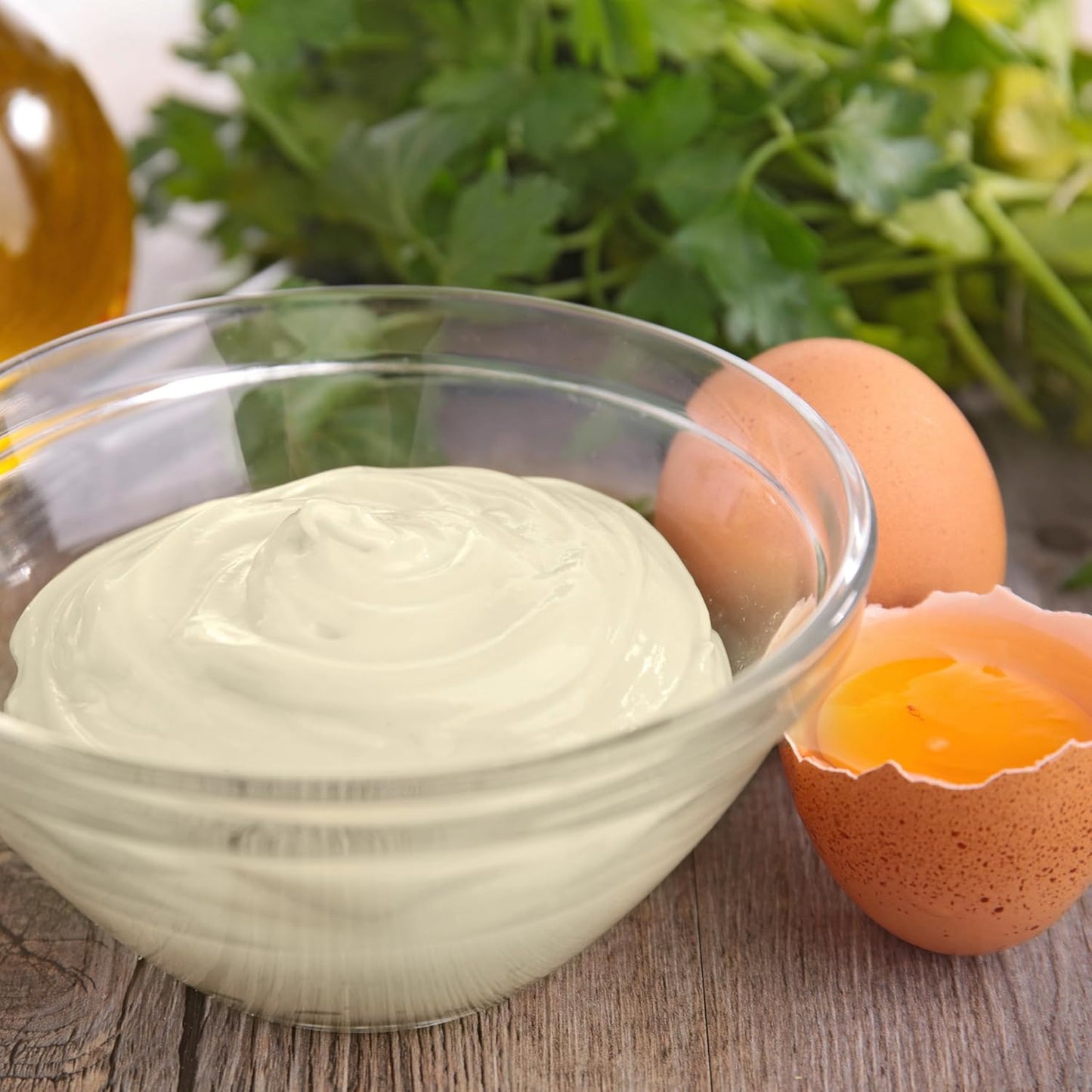 Hellmann's Real Mayo Squeeze Bottle – Simple Ingredient Mayo with Cage Free Eggs for Clean Eating Lunches, 20 oz