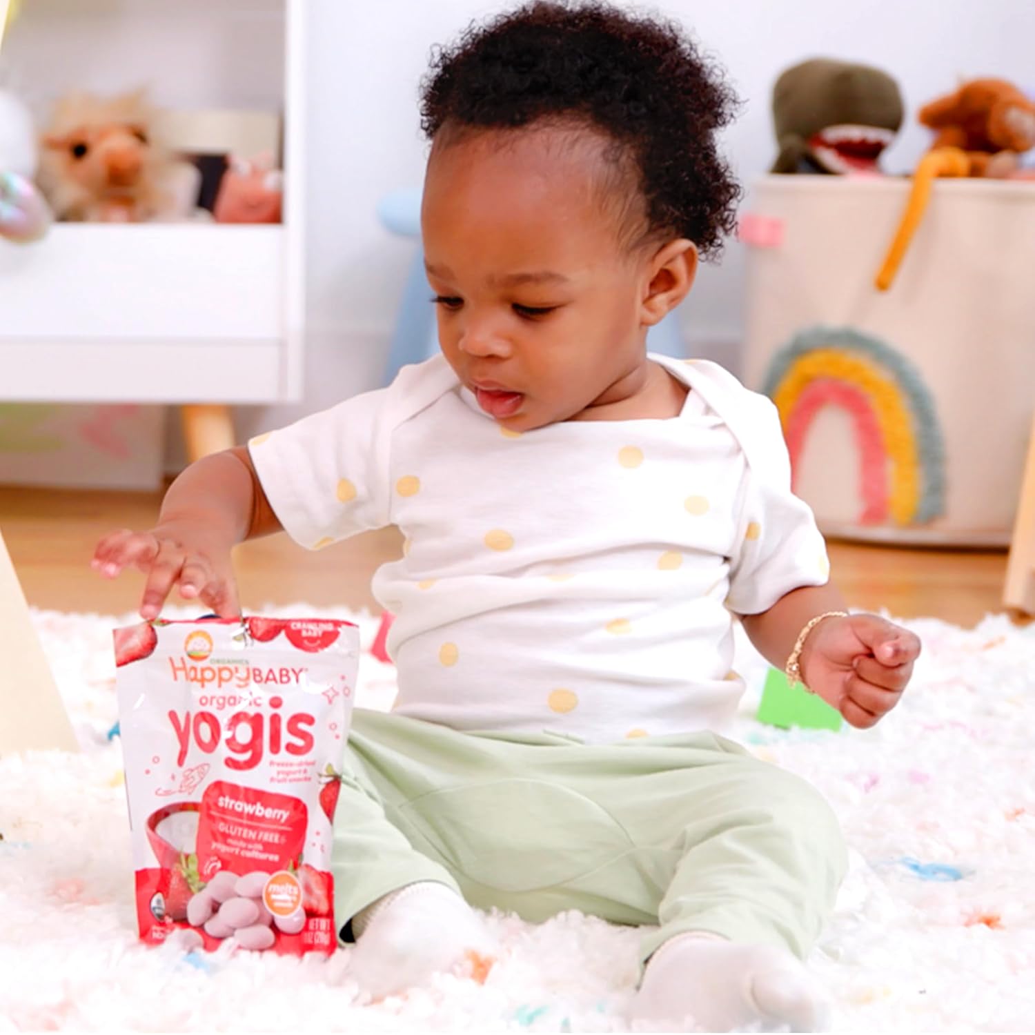 Happy Baby Organics Greek Yogis Self-Feeding Snacks for Playroom and Travel, Strawberry Banana, 1 oz Freeze-Dried Pouch